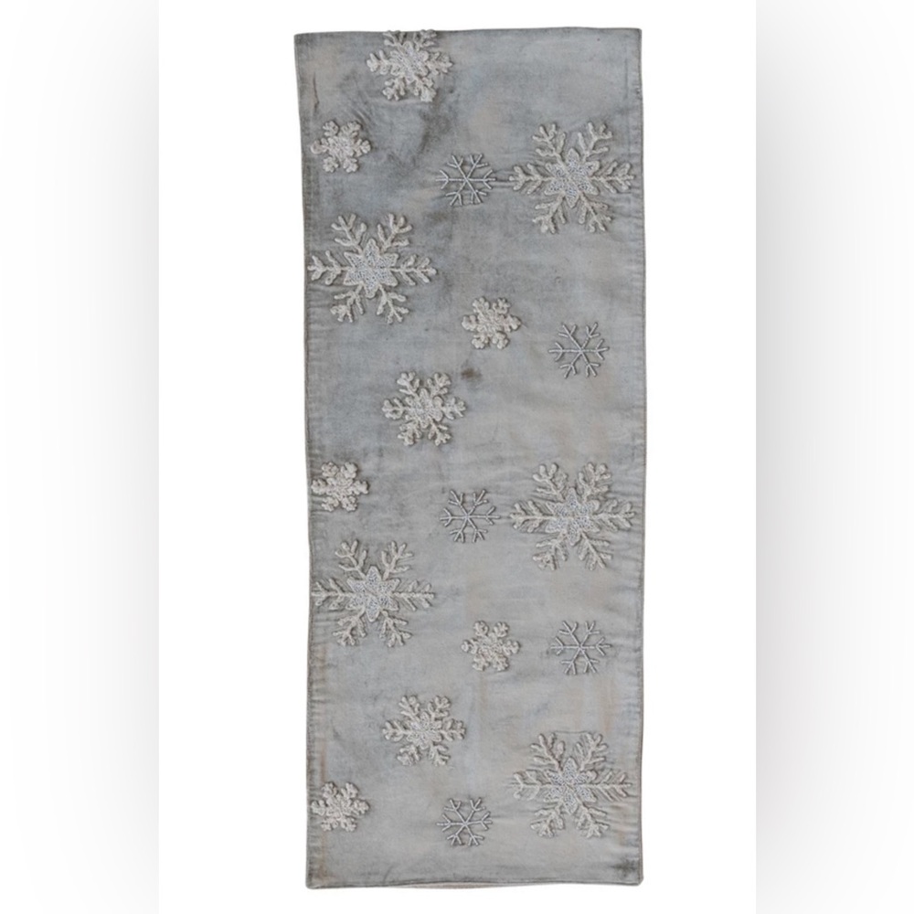 Tahari nwt gray Christmas table runner 16 x 72  Embroidered Snowflakes & Beads